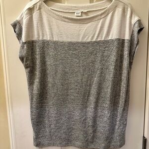 GAP Women's Two-Tone Gray Tee